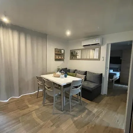 Feriehus Eliska Biograd Na Moru